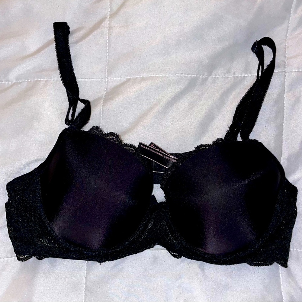 Victoria’s Secret Dream Angels Lined Demi Black Bra